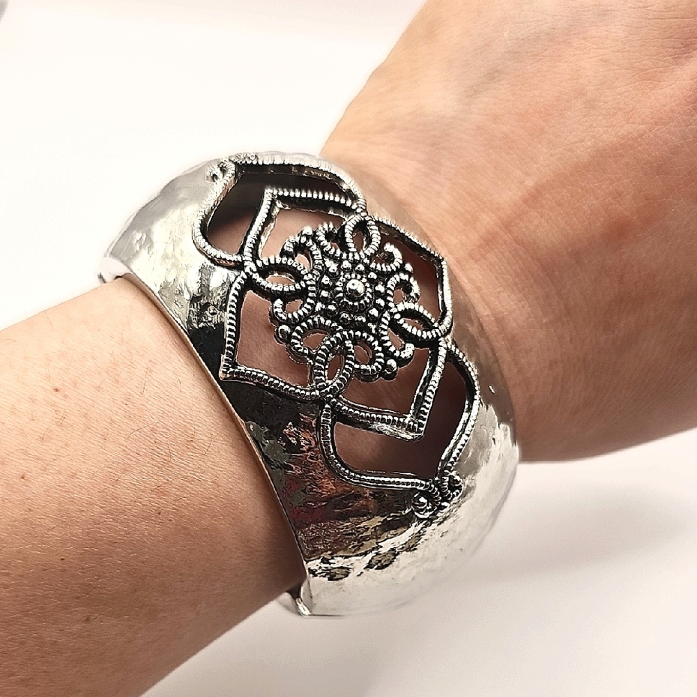 Elegant Cut Out Design Hammered Silvertone Clamper Bangle Bracelet